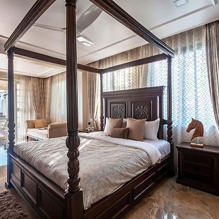 Stayvista'S Lake La Vie - Tranquil Lake-View Villa Amidst Farmland With Pool And Poolside Gazebo - Proximity To Sula Нашик Екстериор снимка