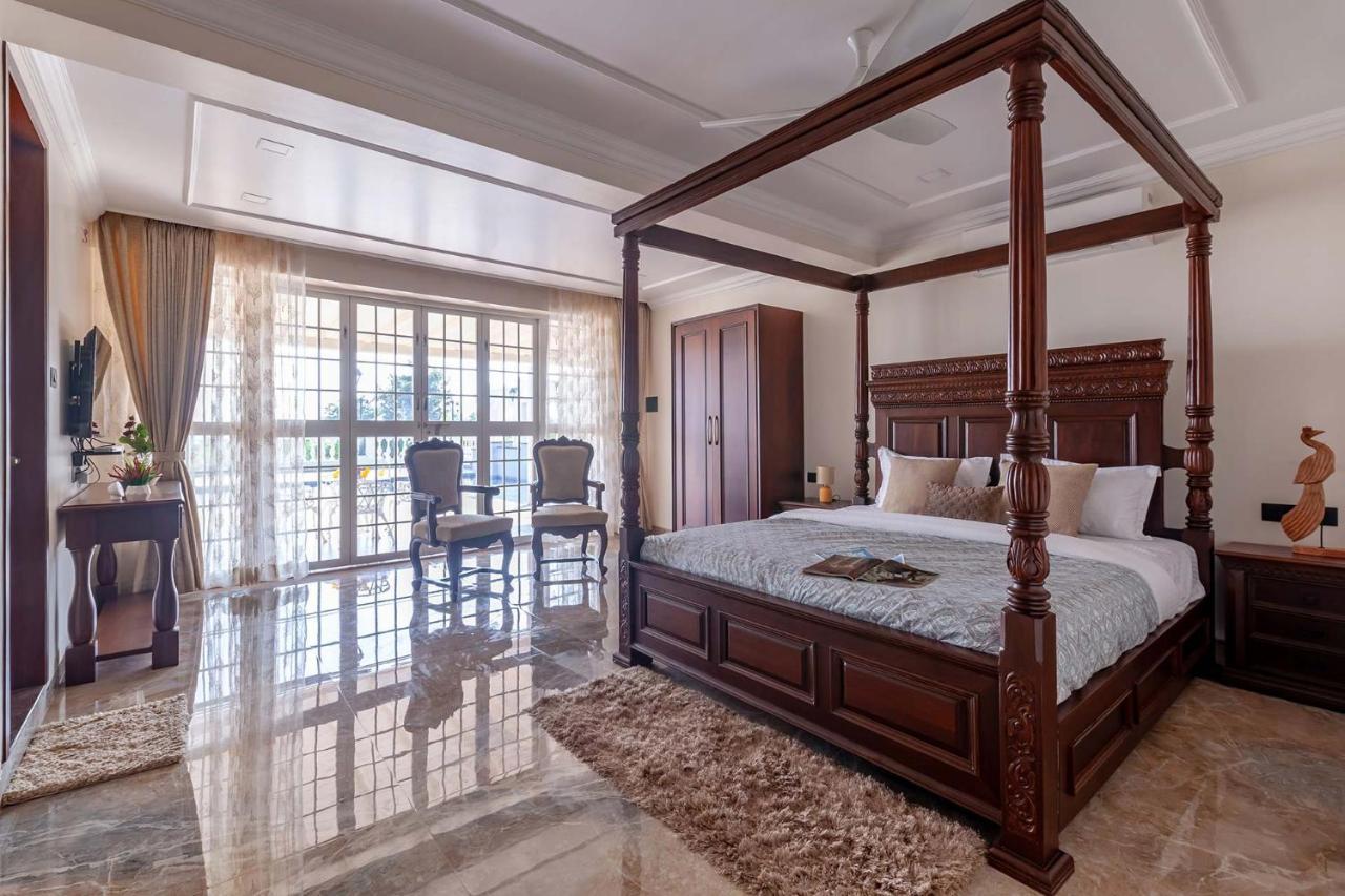 Stayvista'S Lake La Vie - Tranquil Lake-View Villa Amidst Farmland With Pool And Poolside Gazebo - Proximity To Sula Нашик Екстериор снимка