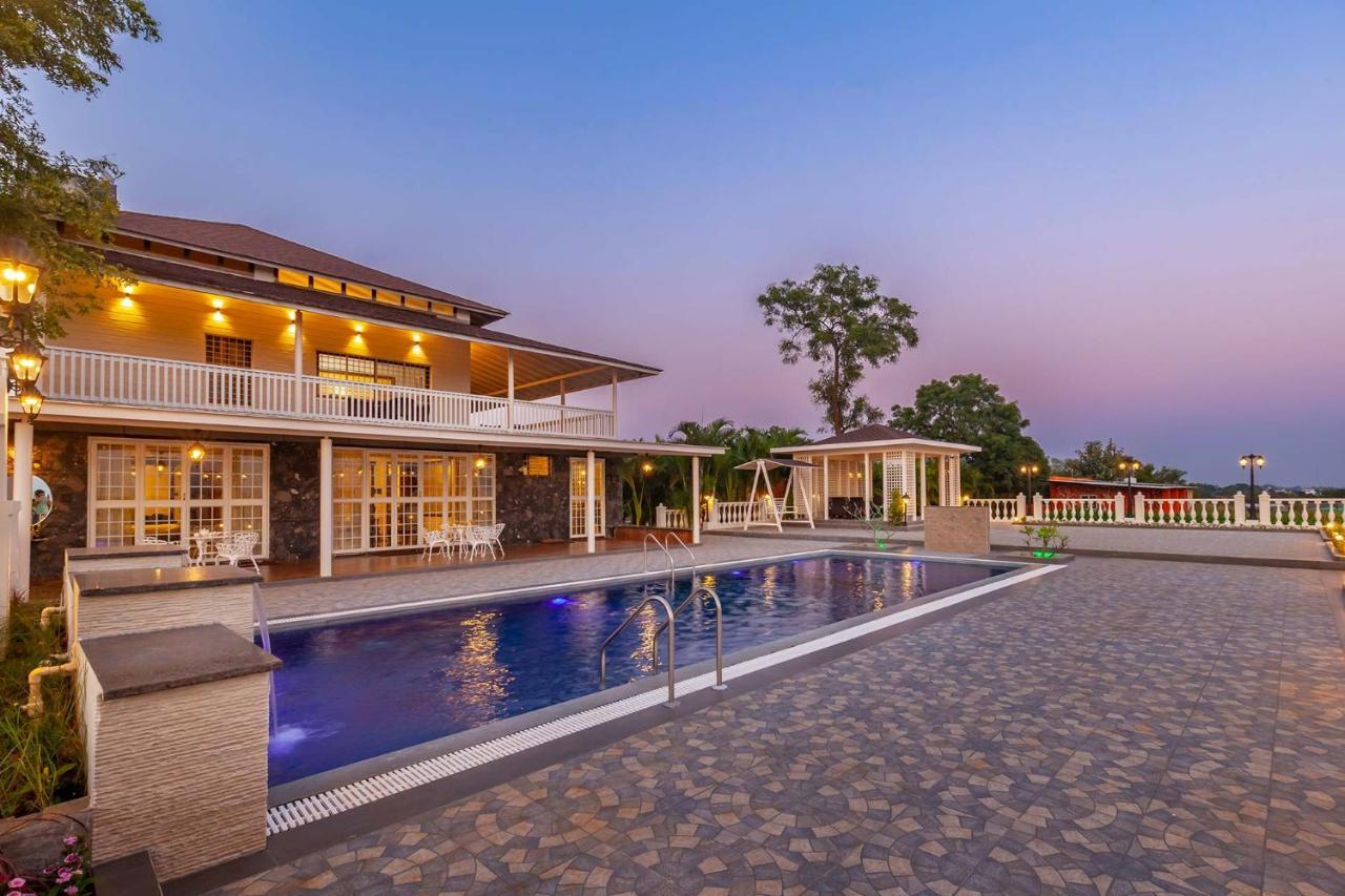 Stayvista'S Lake La Vie - Tranquil Lake-View Villa Amidst Farmland With Pool And Poolside Gazebo - Proximity To Sula Нашик Екстериор снимка